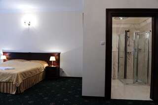 Отель Royal Hotel Modlin Новы-Двур-Мазовецки Улучшенный двухместный номер с 2 отдельными кроватями-2